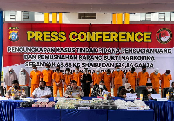 Amankan14 Pelaku, Polda Riau Musnahkan 48,68 Kg Sabu 1 tabana 2