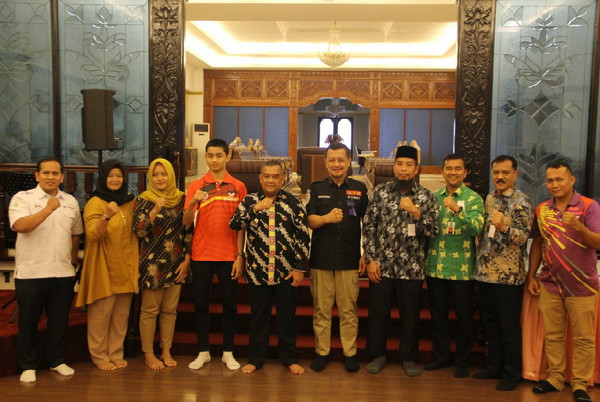 kansi 2